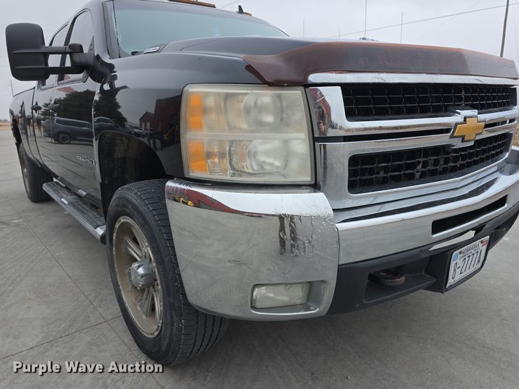 image for item DW3103 2008 Chevrolet Silverado 2500HD Crew Cab pickup truck