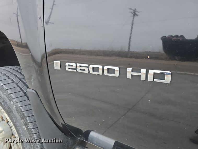 image for item DW3103 2008 Chevrolet Silverado 2500HD Crew Cab pickup truck