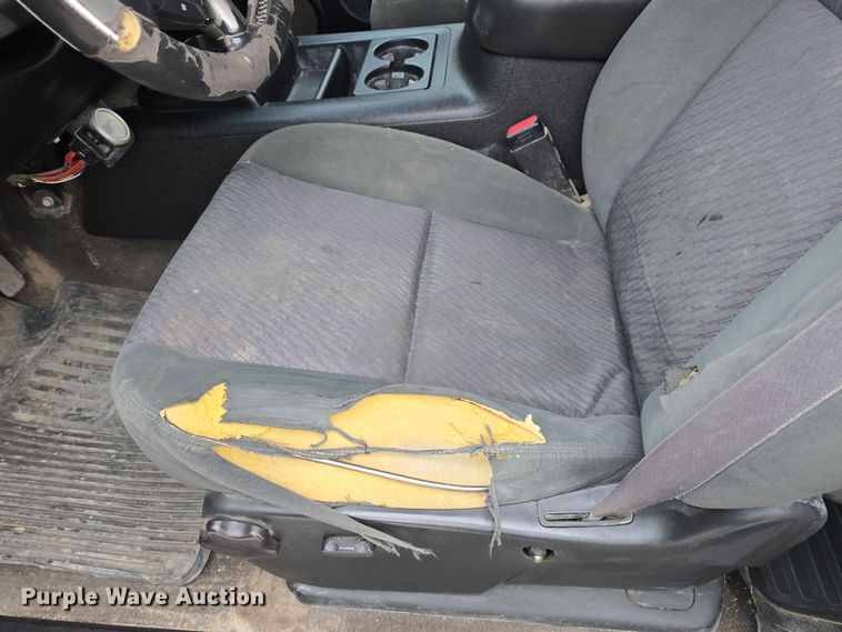 image for item DW3103 2008 Chevrolet Silverado 2500HD Crew Cab pickup truck