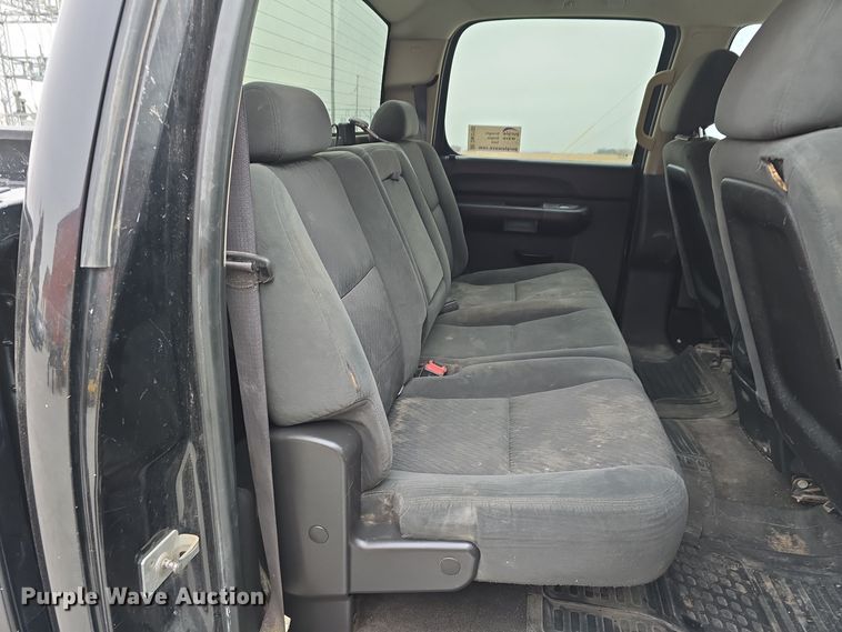 image for item DW3103 2008 Chevrolet Silverado 2500HD Crew Cab pickup truck