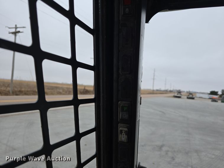 image for item DW3105 2011 Case 440CT Series 3 tracked skid steer loader