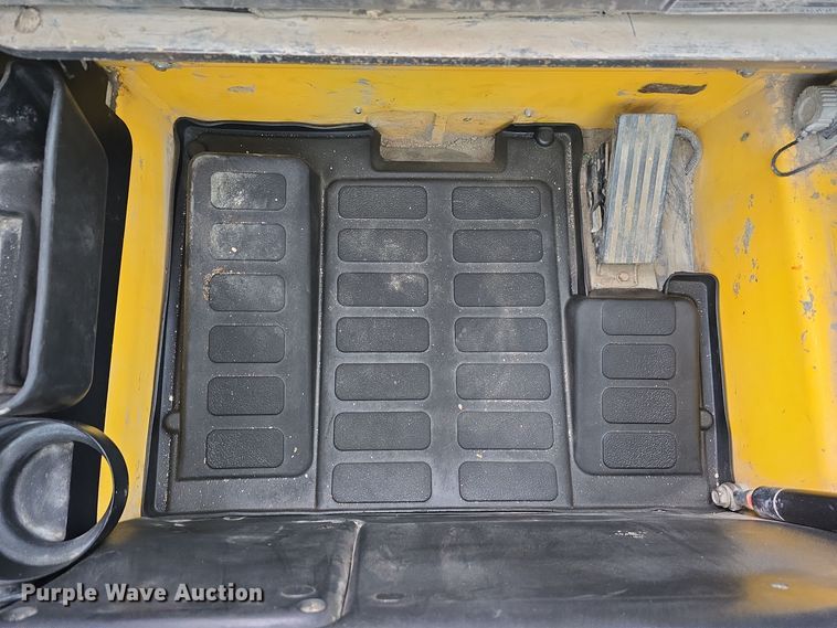 image for item DW3106 2019 New Holland C234 tracked skid steer loader