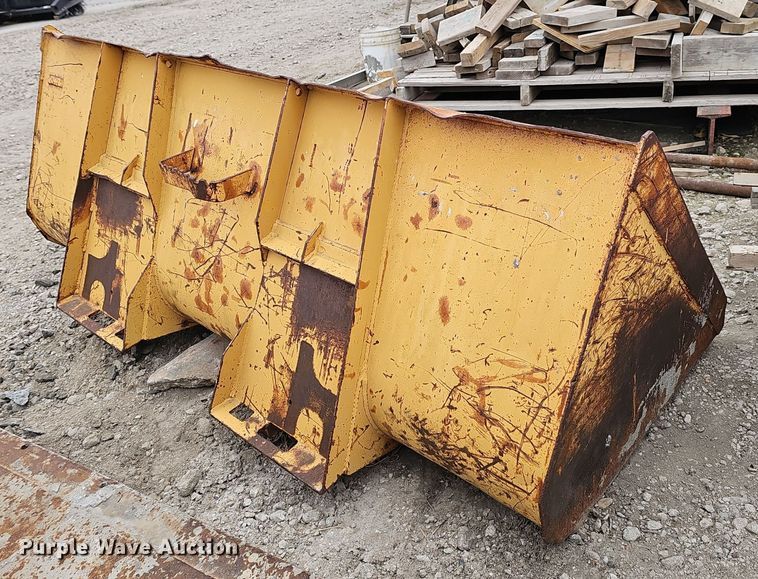 image for item DW3110 (2) Case skid steer buckets