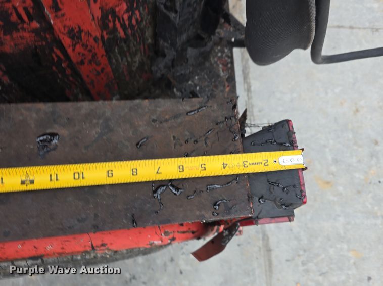 image for item DW3112 2001 Crafco SuperShot SS125 melter applicator