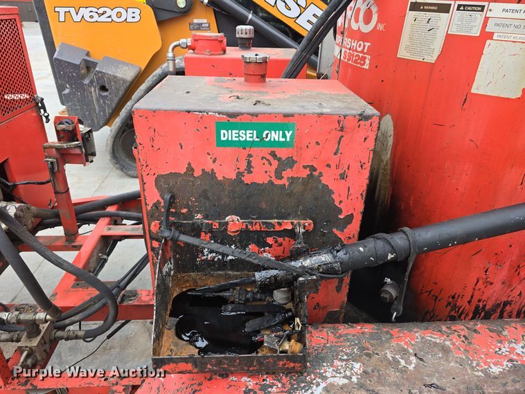 image for item DW3112 2001 Crafco SuperShot SS125 melter applicator