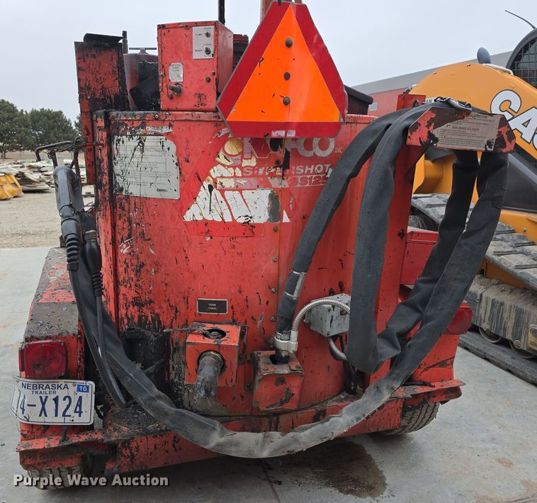 image for item DW3112 2001 Crafco SuperShot SS125 melter applicator