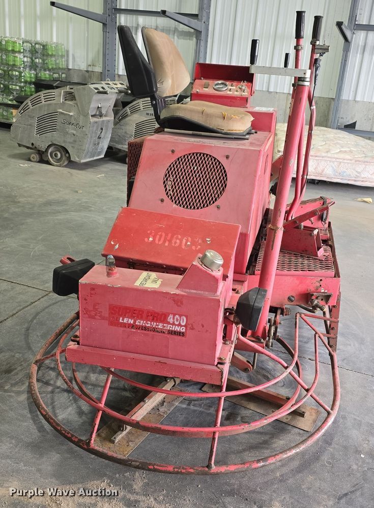 image for item DW3113 Razorback Rider Super Pro 400 power trowel