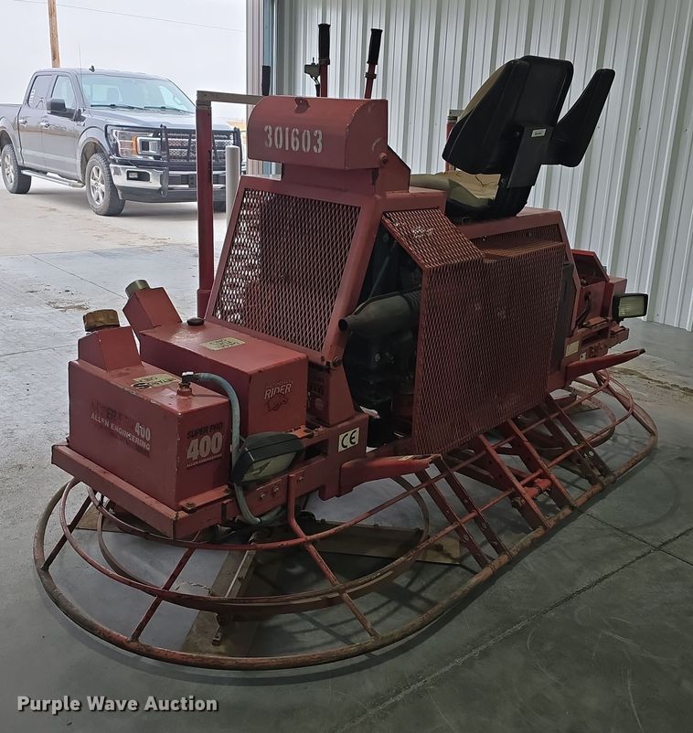 image for item DW3113 Razorback Rider Super Pro 400 power trowel