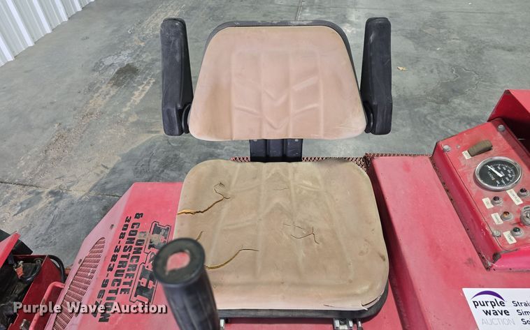 image for item DW3113 Razorback Rider Super Pro 400 power trowel