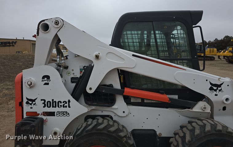 image for item DW3114 2013 Bobcat S650 skid steer loader