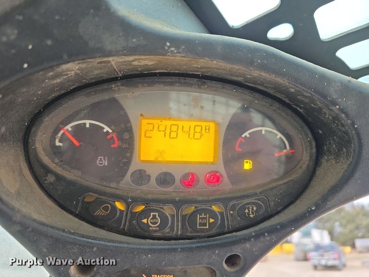 image for item DW3114 2013 Bobcat S650 skid steer loader