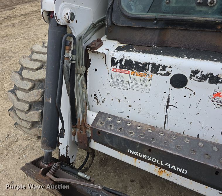 image for item DW3118 2000 Bobcat 873 skid steer loader