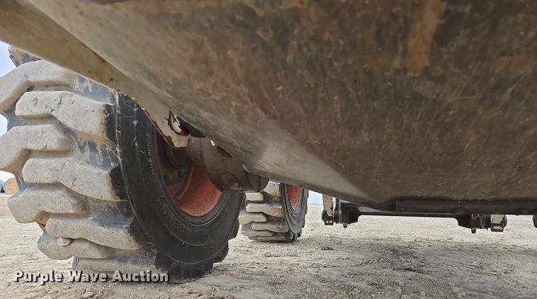 image for item DW3118 2000 Bobcat 873 skid steer loader