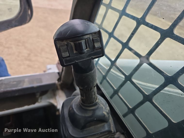 image for item DW3118 2000 Bobcat 873 skid steer loader