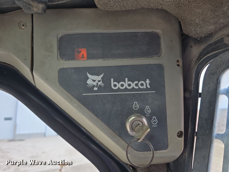 image for item DW3118 2000 Bobcat 873 skid steer loader