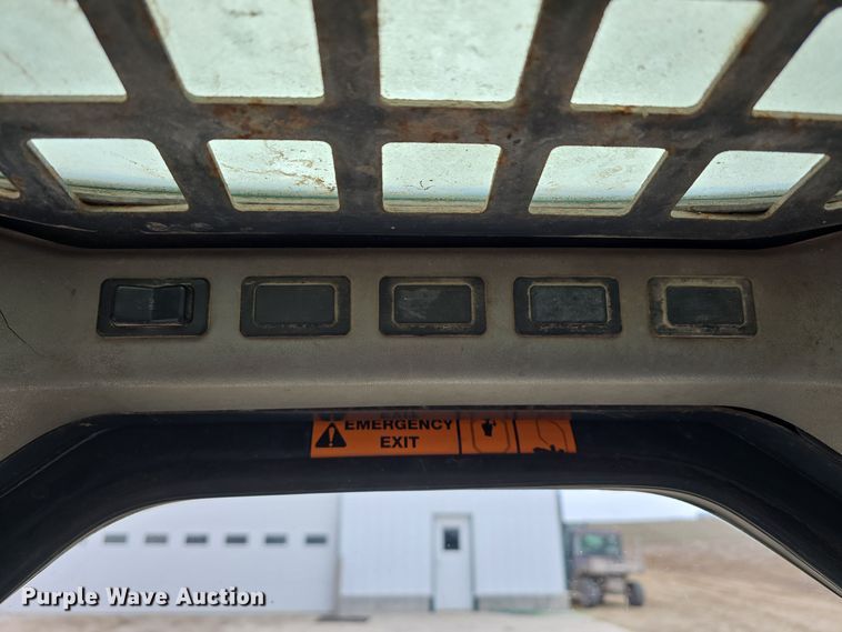 image for item DW3118 2000 Bobcat 873 skid steer loader