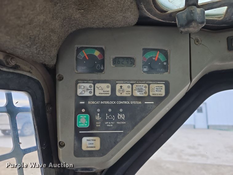 image for item DW3118 2000 Bobcat 873 skid steer loader