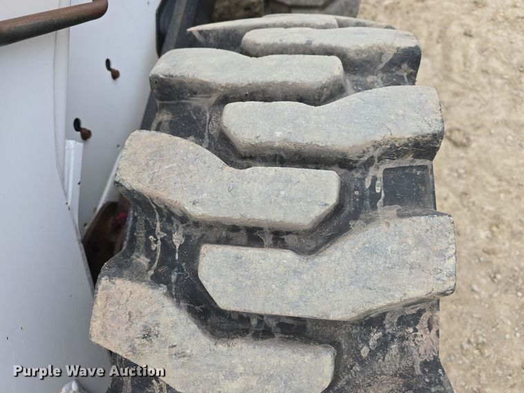 image for item DW3118 2000 Bobcat 873 skid steer loader