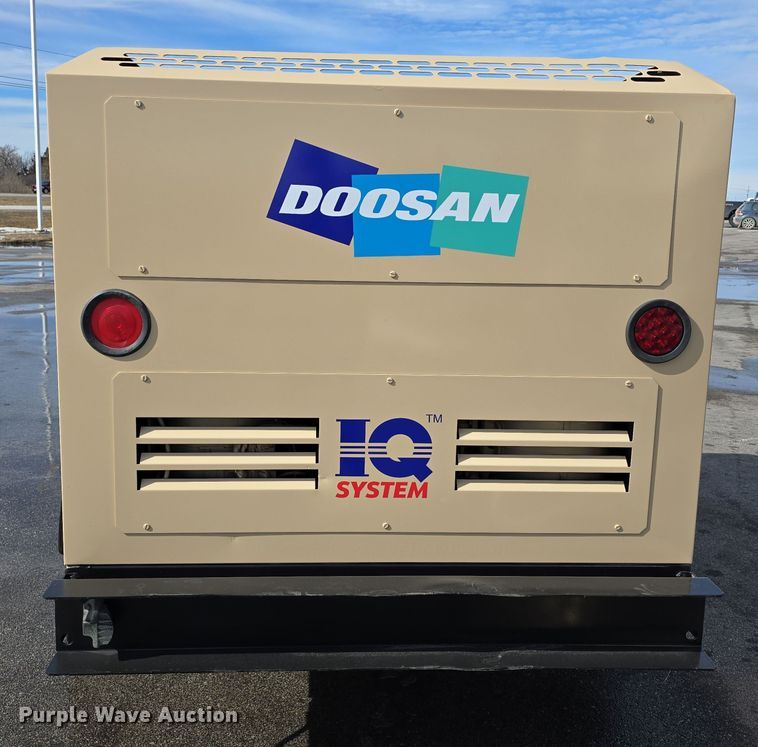 image for item DW3152 2019 Doosan P425/HP375 air compressor