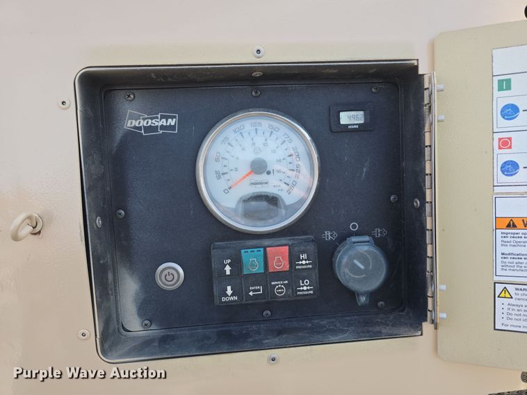 image for item DW3152 2019 Doosan P425/HP375 air compressor