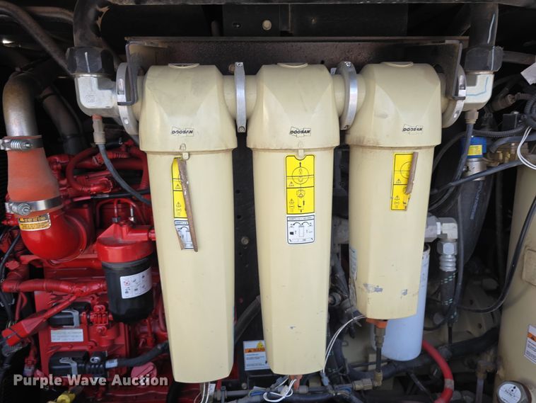 image for item DW3152 2019 Doosan P425/HP375 air compressor