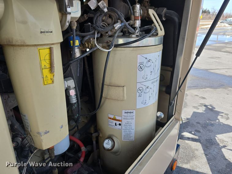 image for item DW3152 2019 Doosan P425/HP375 air compressor