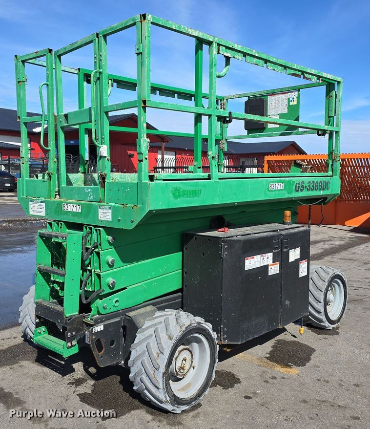 image for item DW3153 2016 Genie GS3369 DC scissor lift