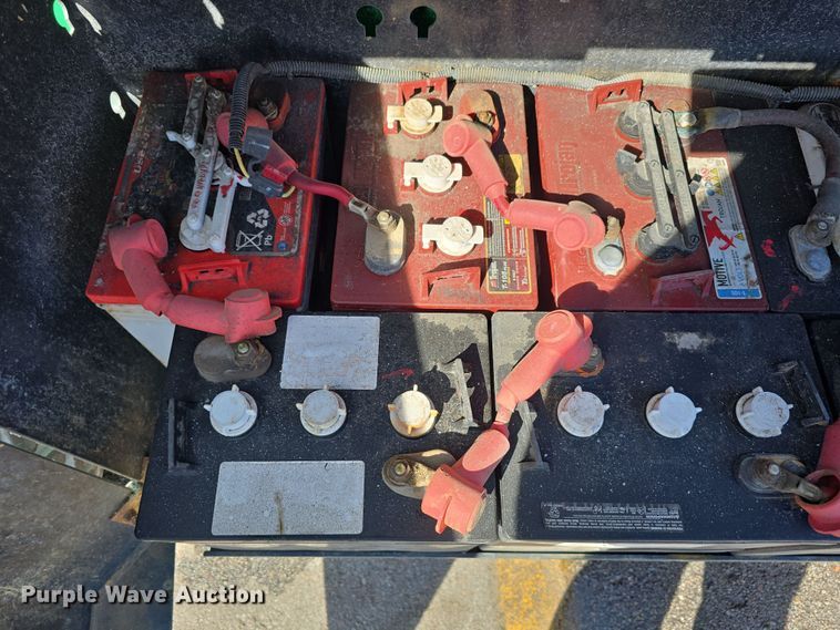 image for item DW3153 2016 Genie GS3369 DC scissor lift