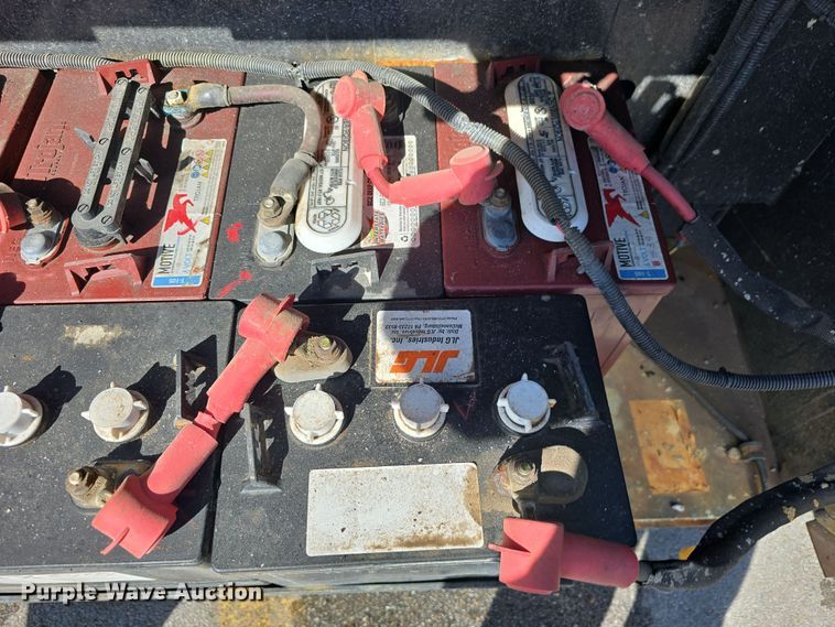 image for item DW3153 2016 Genie GS3369 DC scissor lift