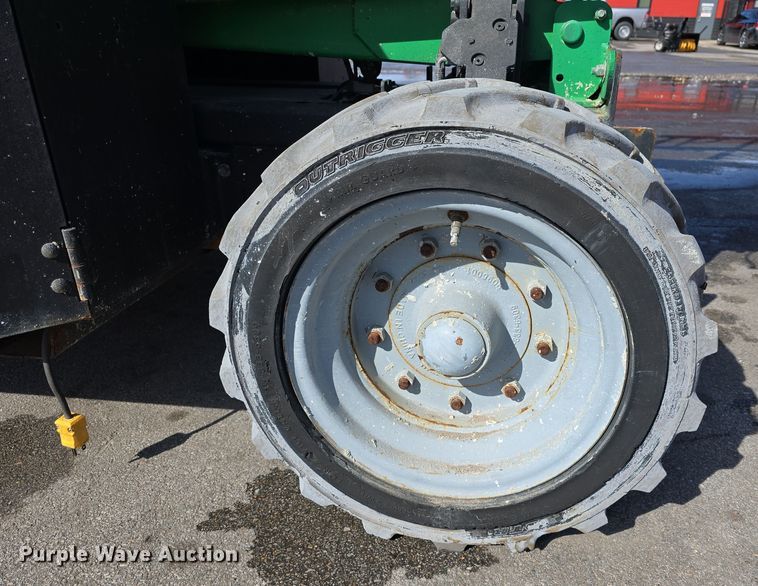 image for item DW3153 2016 Genie GS3369 DC scissor lift