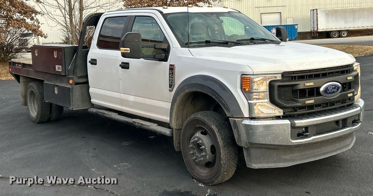 image for item DW3353 2022 Ford F450 Super Duty XL Crew Cab flatbed truck
