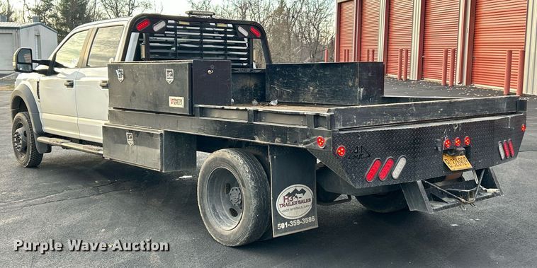 image for item DW3353 2022 Ford F450 Super Duty XL Crew Cab flatbed truck