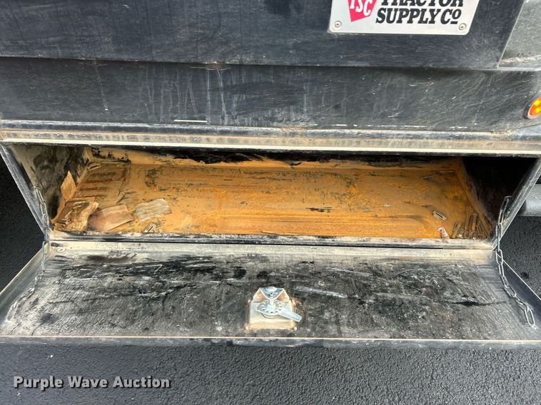 image for item DW3353 2022 Ford F450 Super Duty XL Crew Cab flatbed truck