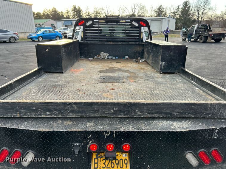 image for item DW3353 2022 Ford F450 Super Duty XL Crew Cab flatbed truck