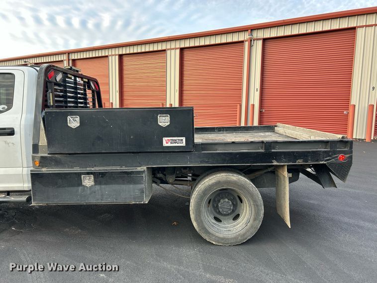 image for item DW3353 2022 Ford F450 Super Duty XL Crew Cab flatbed truck