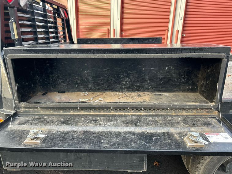 image for item DW3353 2022 Ford F450 Super Duty XL Crew Cab flatbed truck