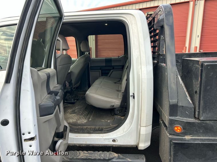 image for item DW3353 2022 Ford F450 Super Duty XL Crew Cab flatbed truck