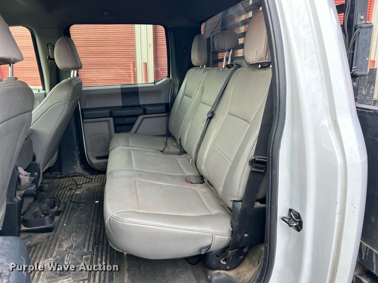 image for item DW3353 2022 Ford F450 Super Duty XL Crew Cab flatbed truck