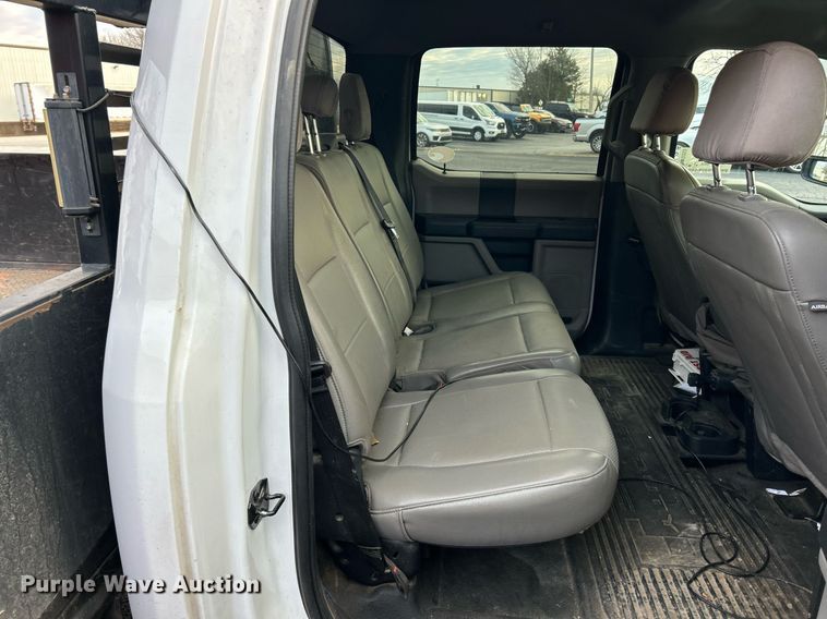 image for item DW3353 2022 Ford F450 Super Duty XL Crew Cab flatbed truck