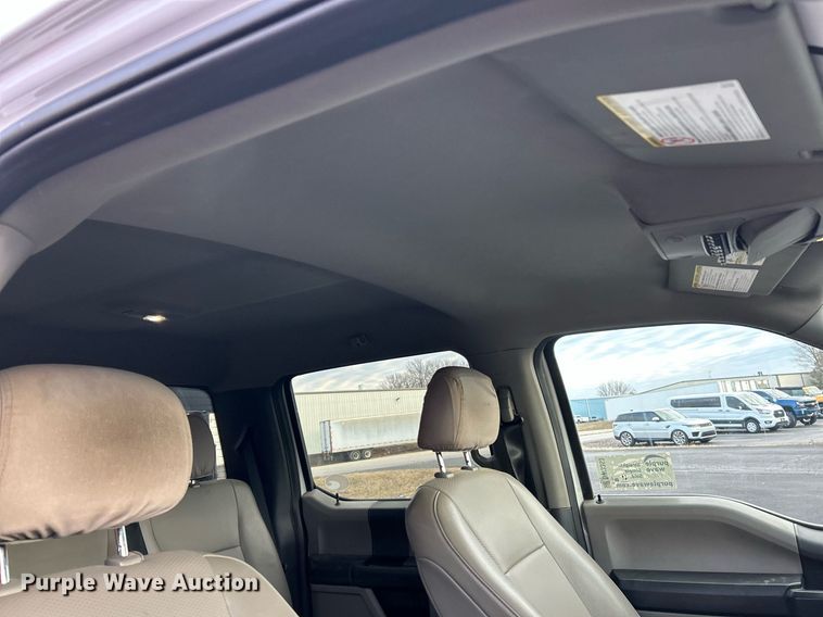 image for item DW3353 2022 Ford F450 Super Duty XL Crew Cab flatbed truck