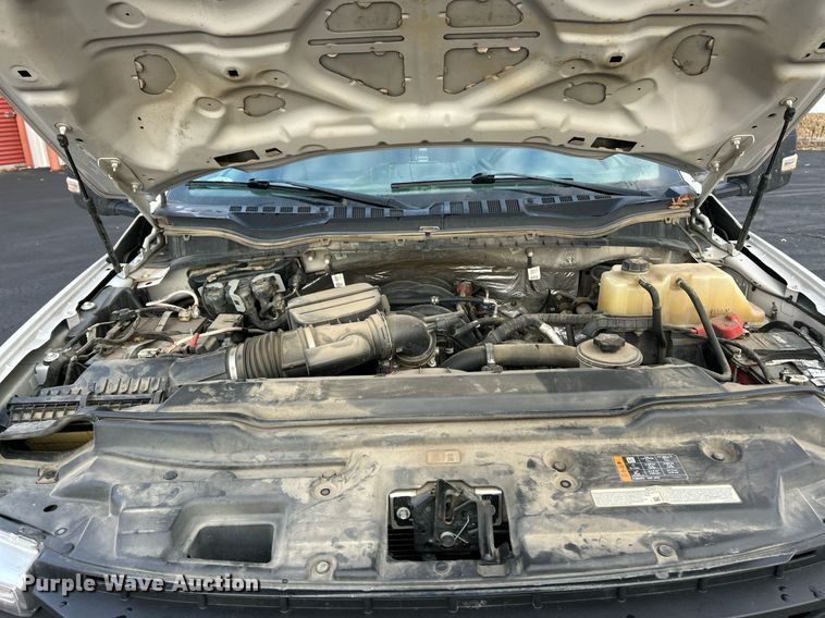 image for item DW3353 2022 Ford F450 Super Duty XL Crew Cab flatbed truck