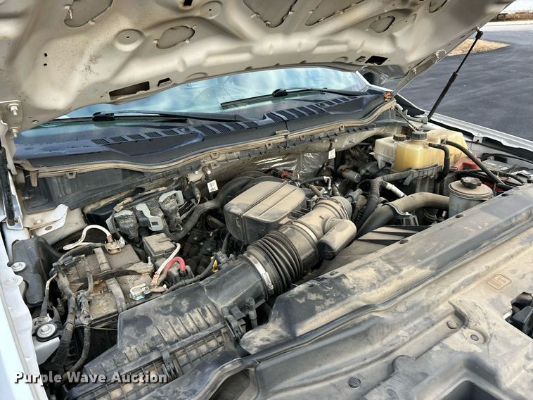 image for item DW3353 2022 Ford F450 Super Duty XL Crew Cab flatbed truck