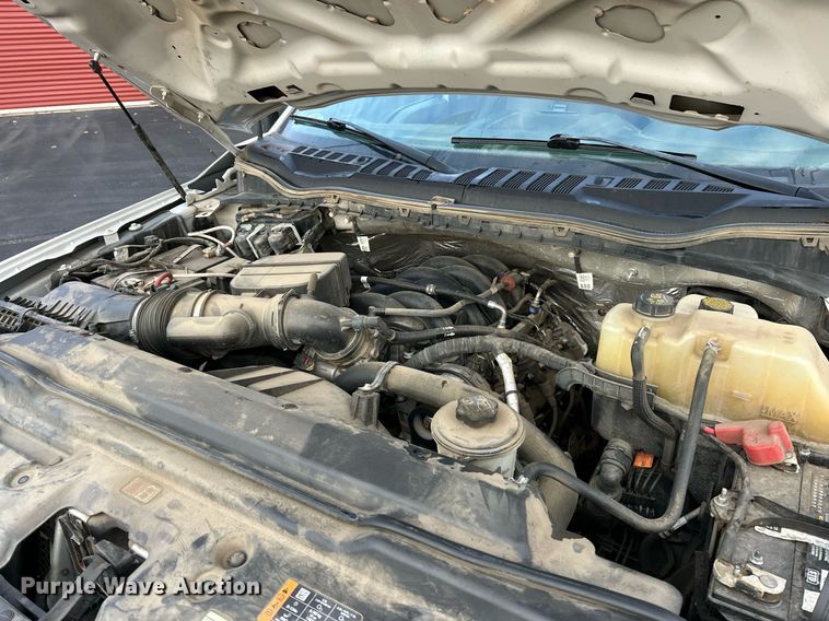 image for item DW3353 2022 Ford F450 Super Duty XL Crew Cab flatbed truck