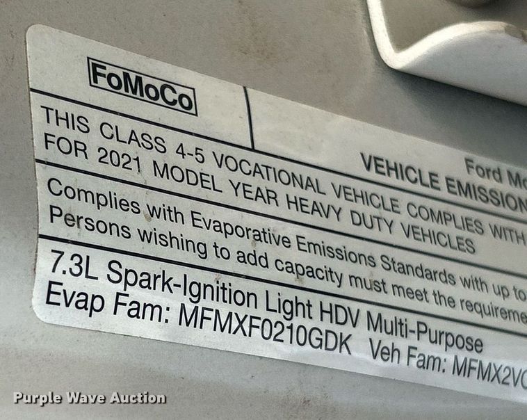 image for item DW3353 2022 Ford F450 Super Duty XL Crew Cab flatbed truck