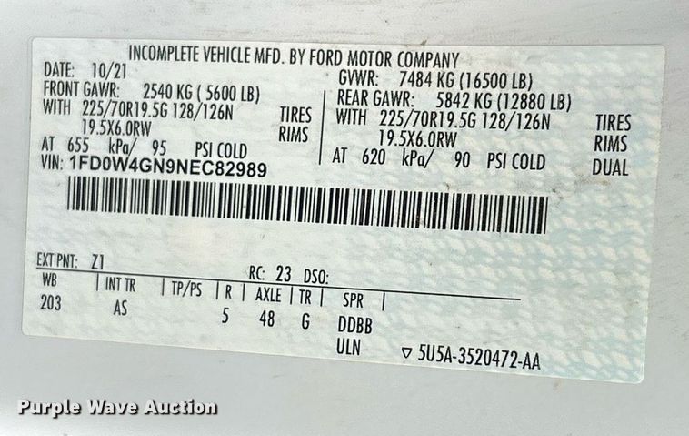 image for item DW3353 2022 Ford F450 Super Duty XL Crew Cab flatbed truck