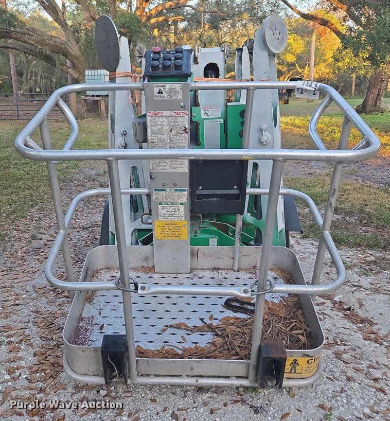 image for item EC3459 2014 Genie TZ-34 boom lift