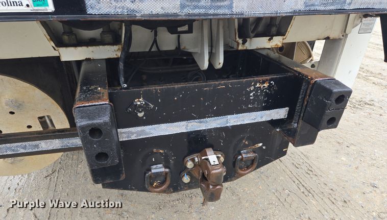 image for item EC3460 2007 International 7500 crane truck