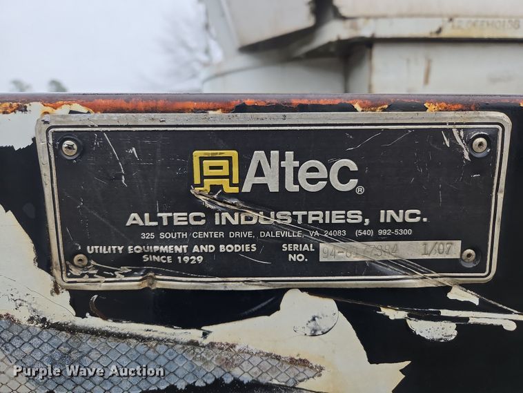 image for item EC3460 2007 International 7500 crane truck