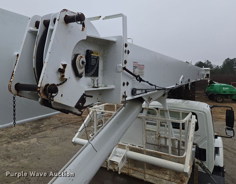 image for item EC3460 2007 International 7500 crane truck