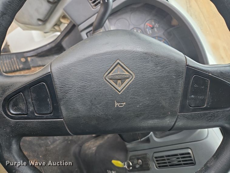 image for item EC3460 2007 International 7500 crane truck